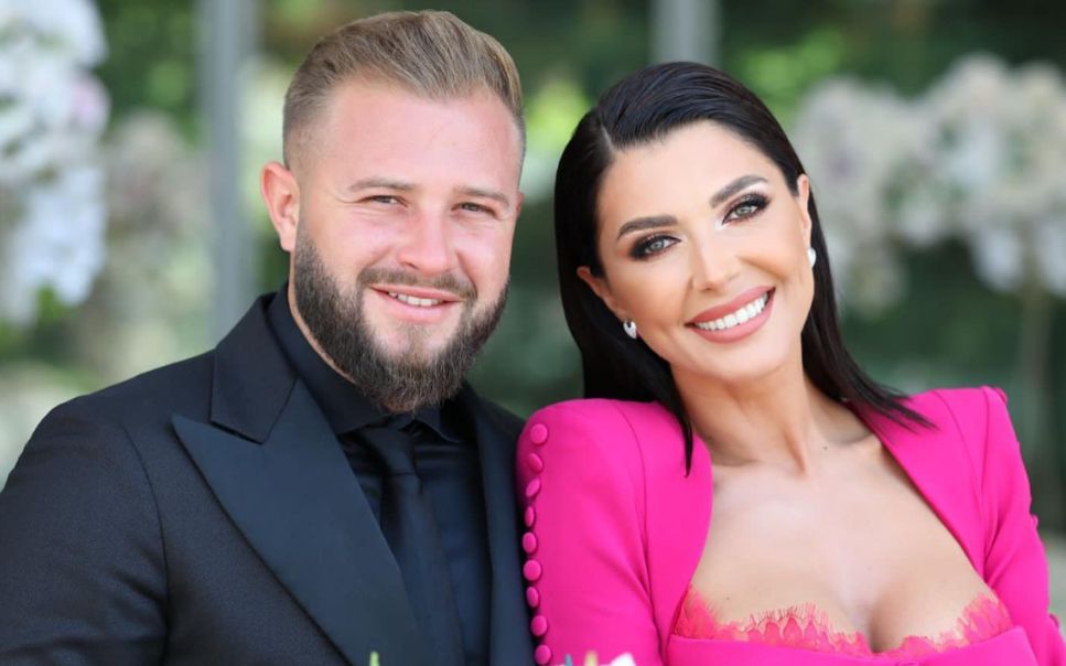 Ilinca Vandici a dat-o la &icirc;ntors! După ce a spus că i-ar ierta orice soțului, inclusiv infidelitatea, și pusă &icirc;n fața faptului &icirc;mplinit, a rupt tăcerea despre amantl&acirc;c: &bdquo;Mi s-a demonstrat&rdquo;
